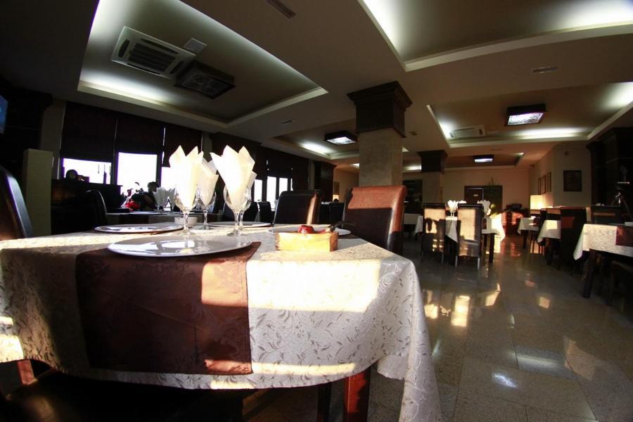 Hotel Imperium Suceava Eksteriør bilde